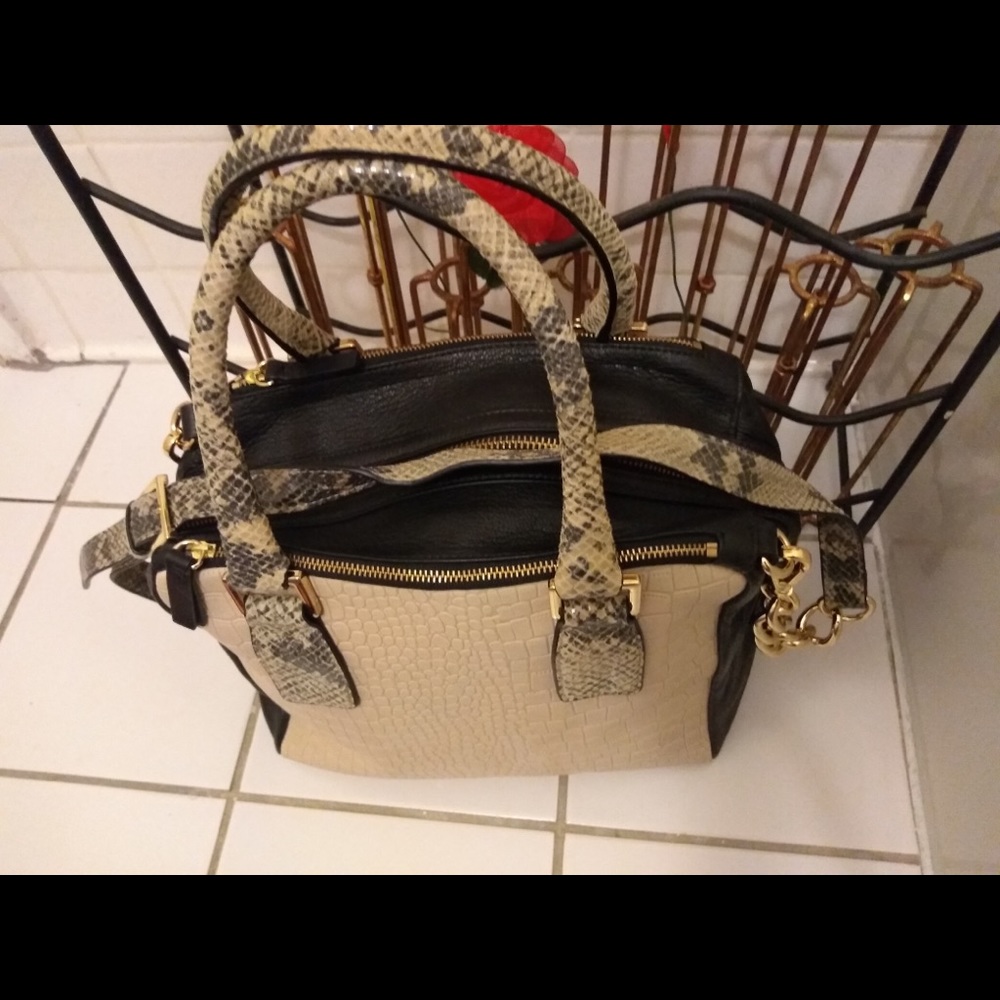 Marc Fisher cream and black bag